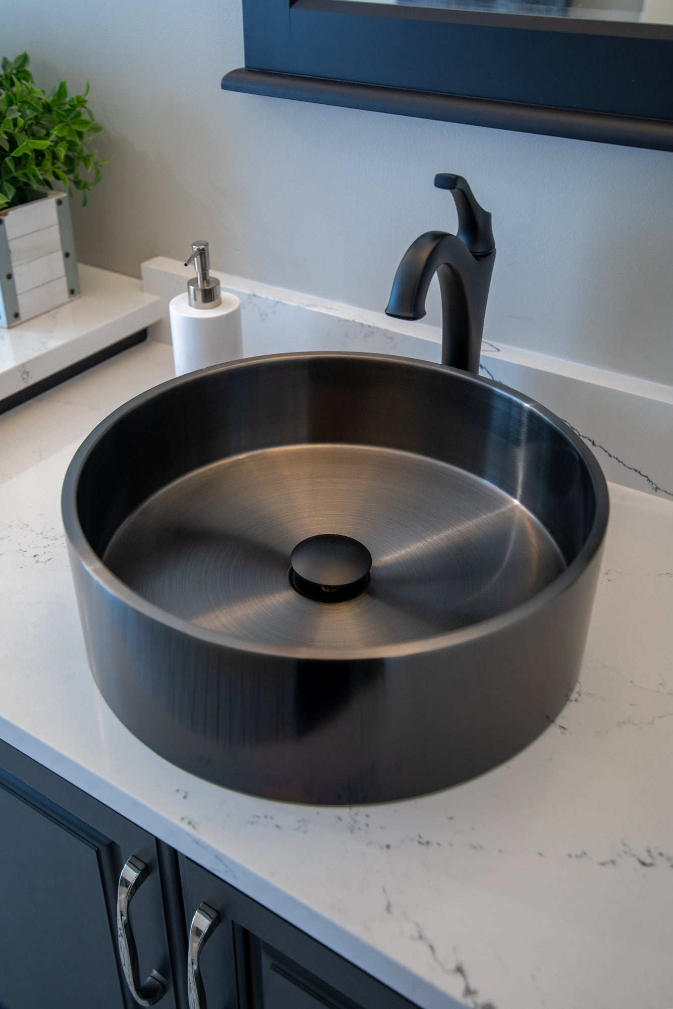 Eden Bath, 15 3/4" Round Thick Rim Stainless Steel Bathroom Vessel Sink with Drain in Black