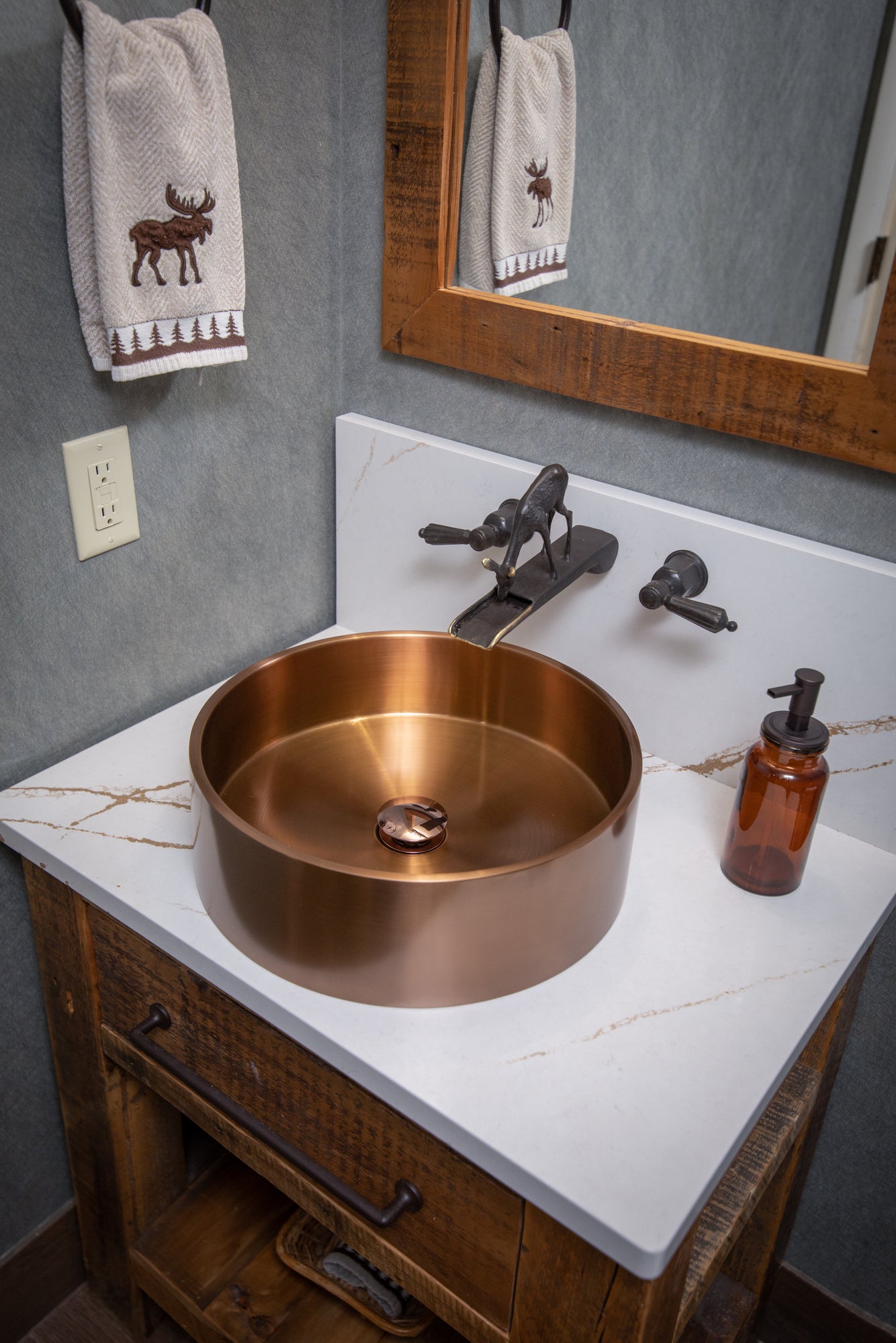 Eden Bath, 15 3/4" Round Thick Rim Stainless Steel Bathroom Vessel Sink with Drain in Rose Gold